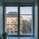 Cozy City Studio By Tram And Bus Stops